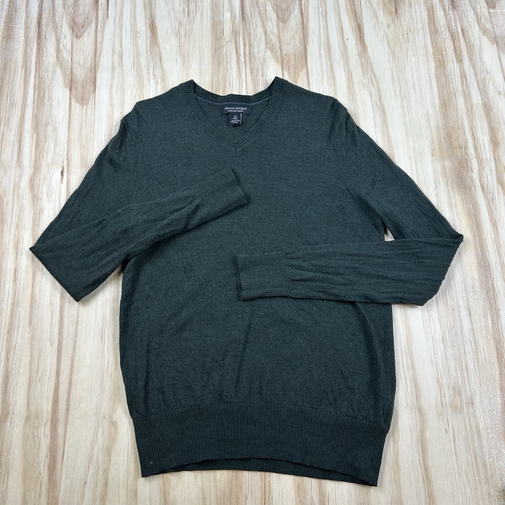 Banana Republic Men's Medium Green Extra Fine Merino Wool V-Neck Sweater